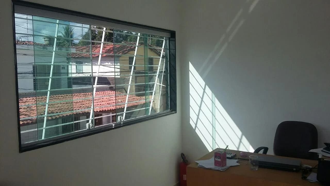Casa de Alto Padrão em Camaragibe — 350m², 5 Quartos, Suíte com Closet e Cobertura Ampla