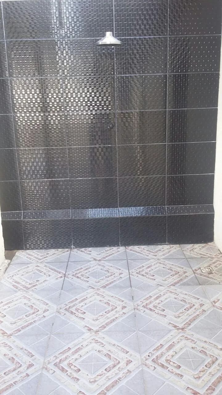Casa de Alto Padrão em Camaragibe — 350m², 5 Quartos, Suíte com Closet e Cobertura Ampla