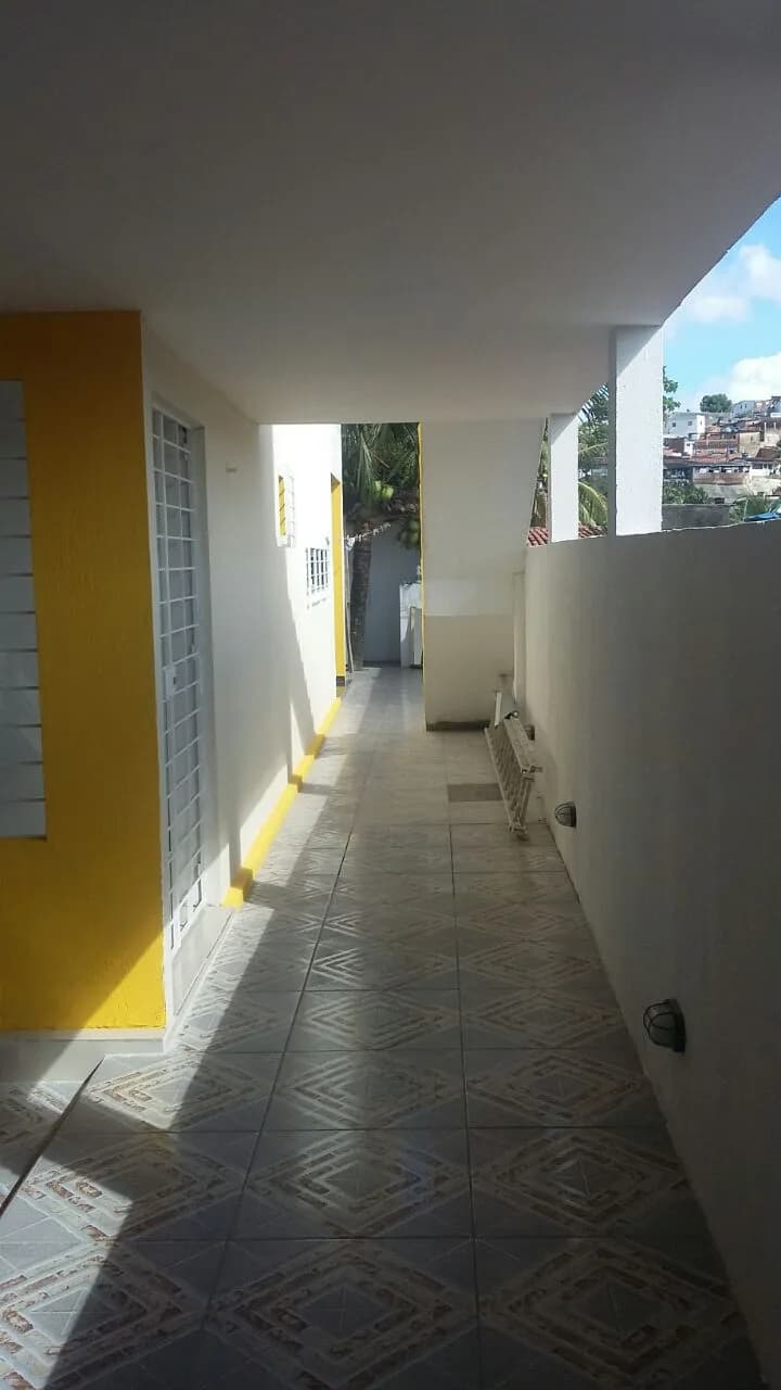 Casa de Alto Padrão em Camaragibe — 350m², 5 Quartos, Suíte com Closet e Cobertura Ampla